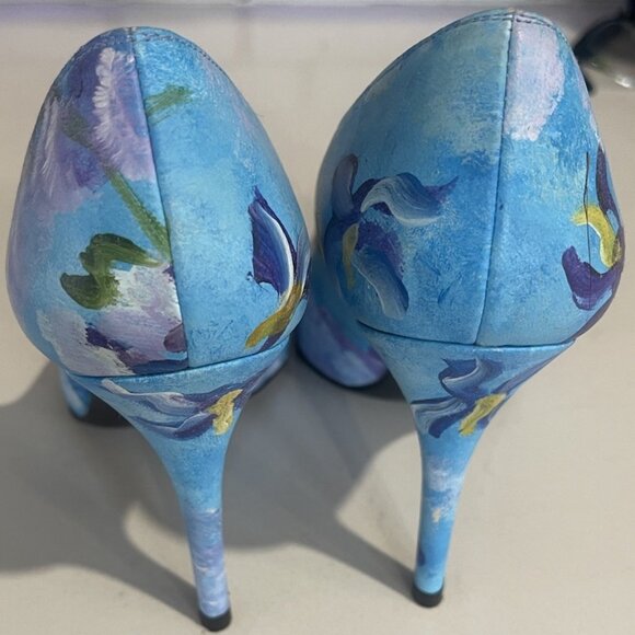 Stuart Weitzman Women's High-Heel Pump Shoes - Picture 9 of 10